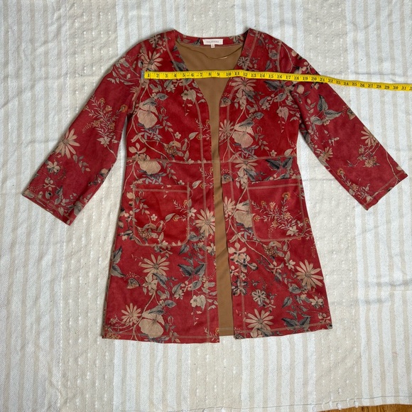 Solitaire/Anthologie red floral faux suede open front kimono/ cardigan size m - Picture 9 of 9